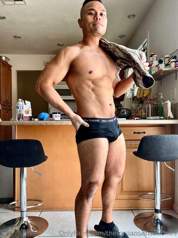 Getting hard for you guys is so easy😏