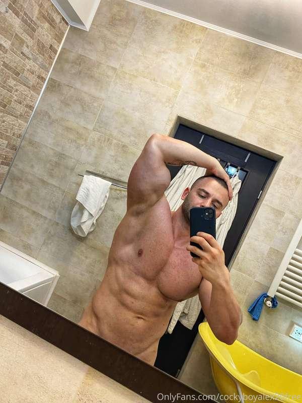 🚨Fresh out from the shower 😈

💥For more hot content join my ..