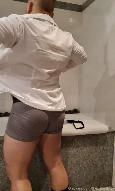 thesuitedboss image #1