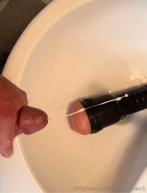 Good morning please cum with me 🖤💦