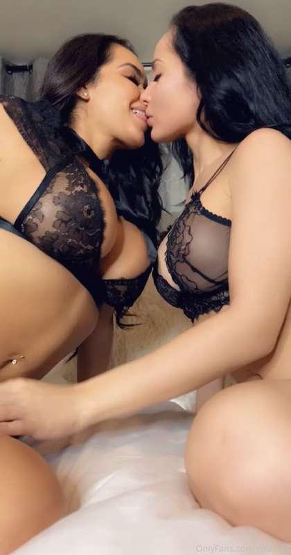 Sent out a hot video for you guys 🙈🙊