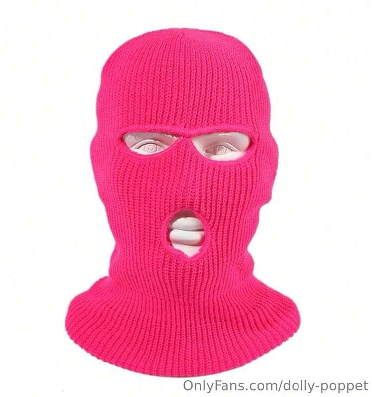 Which mask do you want to see me throat fucked in first? 😏🎀💖