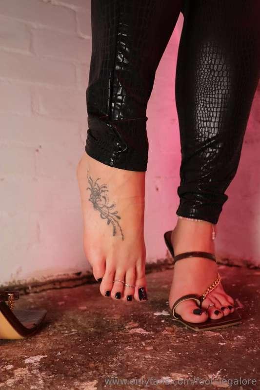 footsiegalore image #15