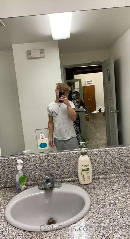 yooooo, boutta be posting some hot shit so make sure u subsc..