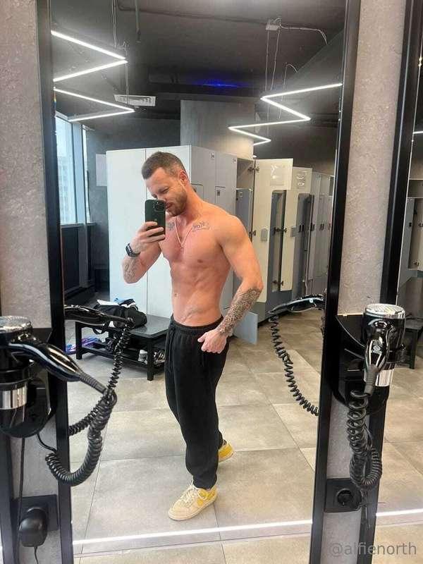 Welcome to my account. I’m adult performer🔞

@toni_billl
@to..