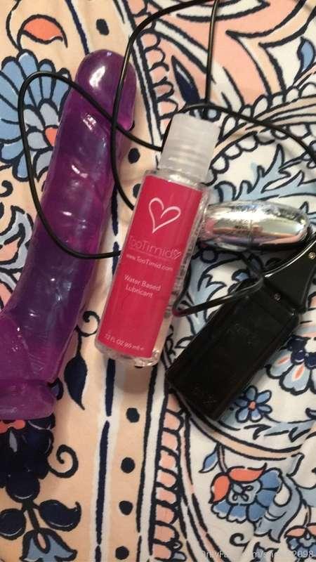 I love my new toy 🍆 I creamed all over it 😜 dm me what y’all..