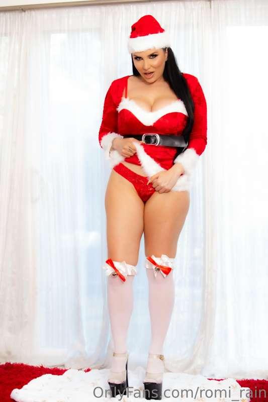 Doing it big this year! 🎄🎁😍

https://onlyfans.com/851039383/..