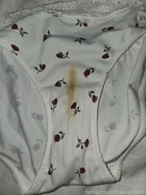 Outside and inside.
#wetspot #wetpanties #grool #badgirl #dirtypanties 
