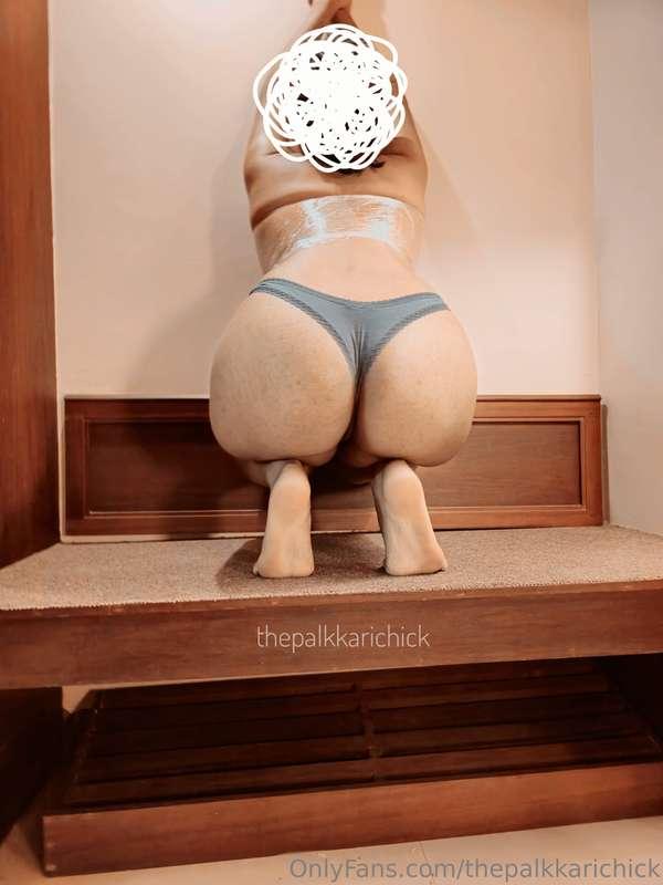 How you like the view of my ass🍑!?