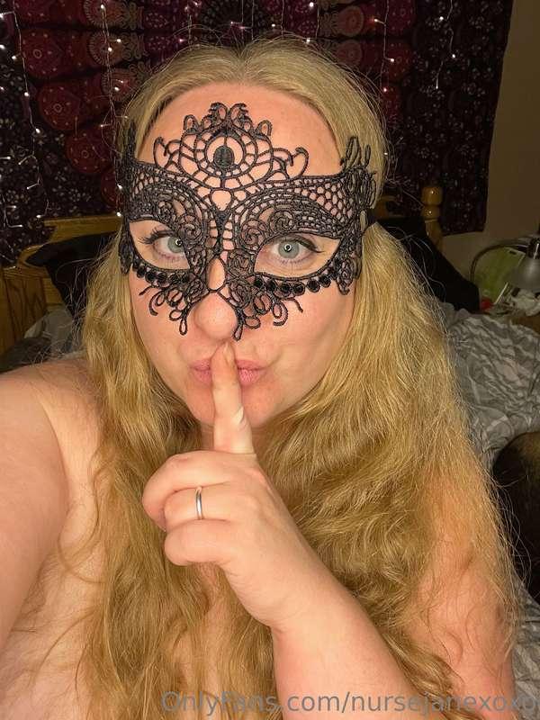 Wanna come play with me and my new masks?😘😈like this post if..