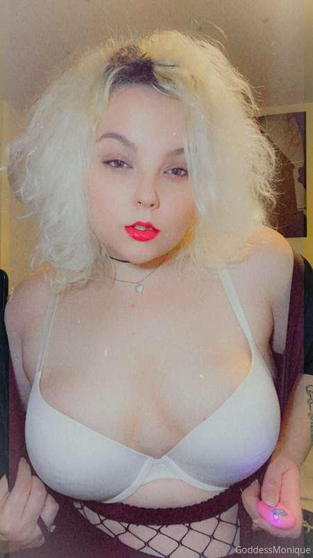 How you should you talk to me :
👇🏻
🙃
1. (send me money)
2. W..