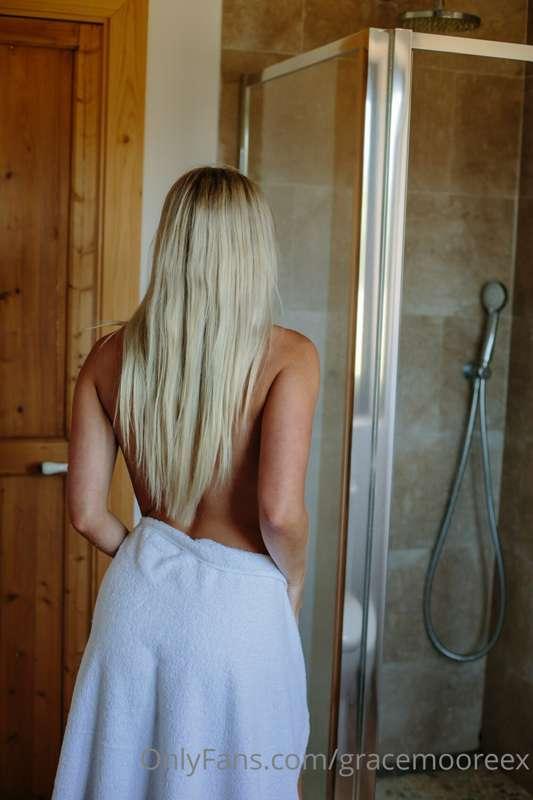 Gahhh I'm so nervous 🙈
Shower pics coming tonight...