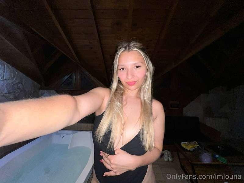 Cap de prendre un bain avec moi sans rien faire ? 🤔