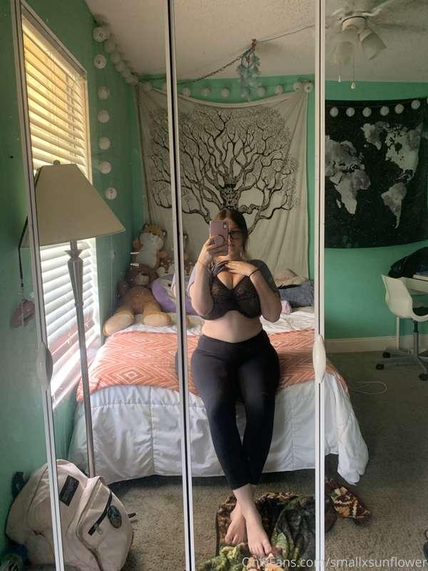 gmorning :) i have a bigger bed now yayyy

notice my lack of..