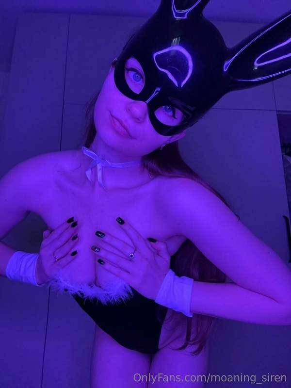 Today I'm wearing a bunny costume, but not for children's fa..