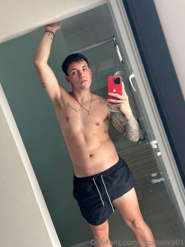 Would you like to come take a shower with me?🩵Te gustaria ve..