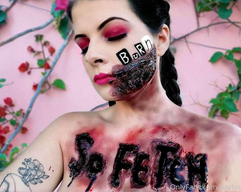 In celebration of Halloween 👻 

“The hardcore girls just wea..