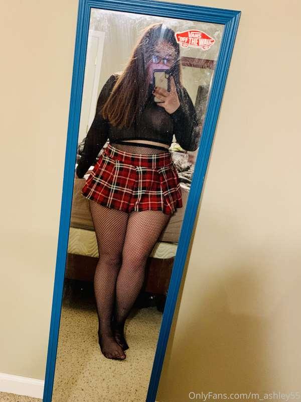 Who’s into lil outfits like these👀👀