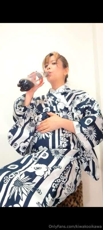 Drinks & Enemas Belly Inflation in Yukata👘🤰
