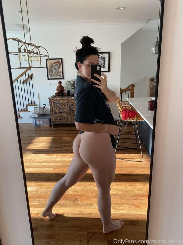 Fridays are Peachy 🍑 
Don’t you agree?