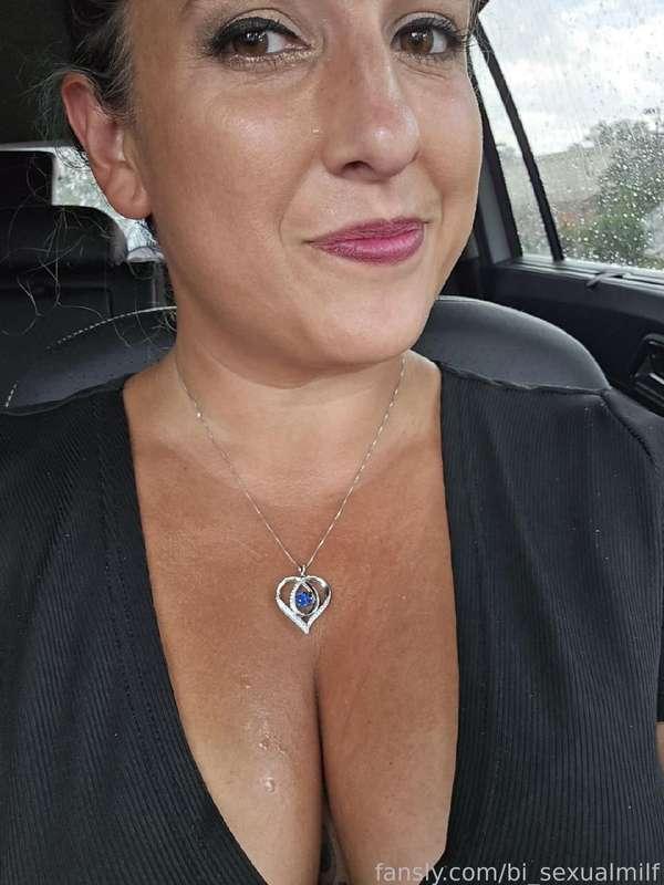 bi_sexualmilf image #3