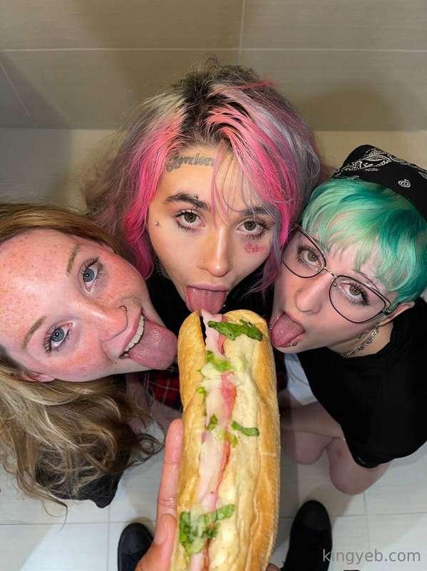 Are you hungry for a Foursome BJ? 👭👫Come watch @altbey , @al..