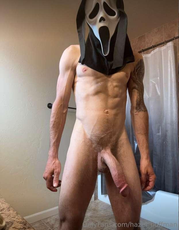 One of the BIGGEST dicks on OnlyFans is BACK! 9.5 x 7 in siz..