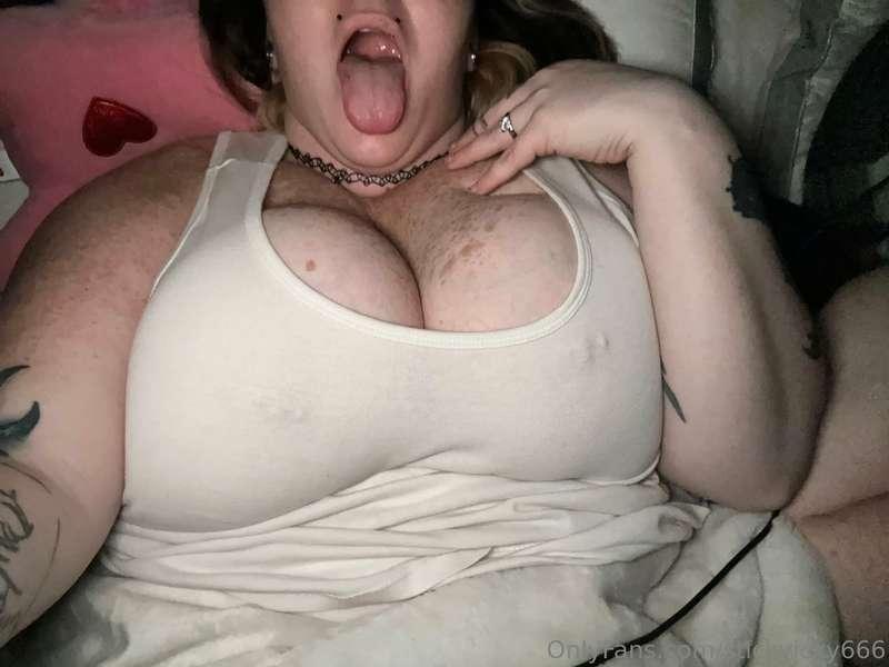 I LOVE to be fondled with while I’m sleeping. I give full pe..