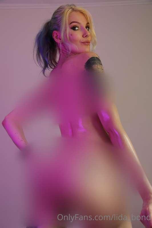Oiled, shining, NAKED body 🔥
Free on VIP @lida_bond_vip