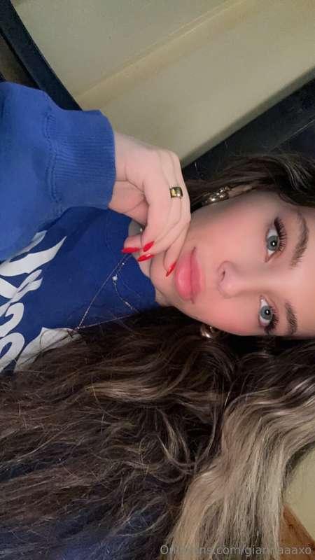 Imagine these eyes staring you down while I’m sucking you 👀😈