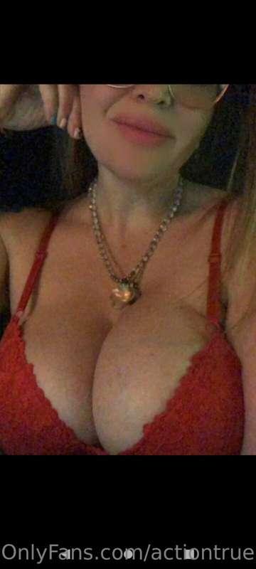 Hi Daddy, I am a very op3n-minded Italian Argentine milf. I'..