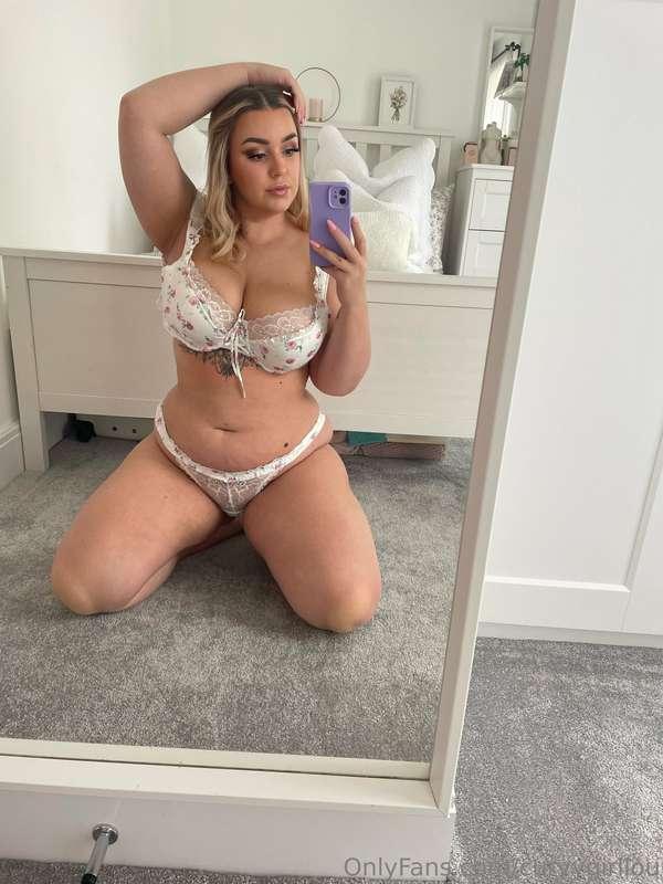 curvygirllou image #3