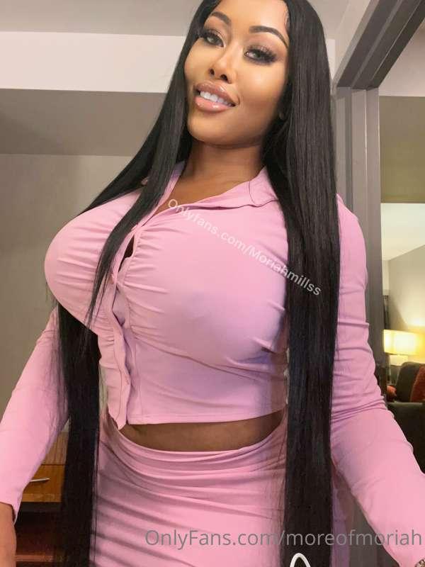 Pink Vibes On 💕🫦