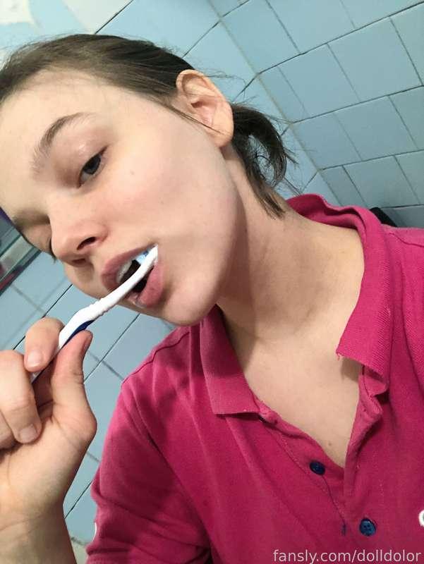 You should brush your teeth every day haha😇

#cute #babyface #sweet #kawaii #daily #blog #young #amateur #daddysgirl #sexting