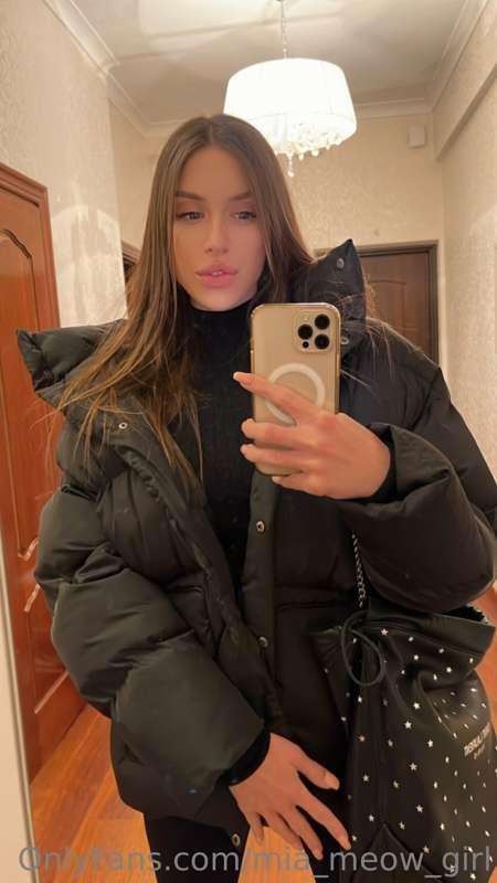 Brrr.... Why is it so cold in the morning? 🥶 Do you also not..