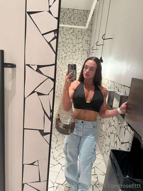 Team tiny tummy 😈