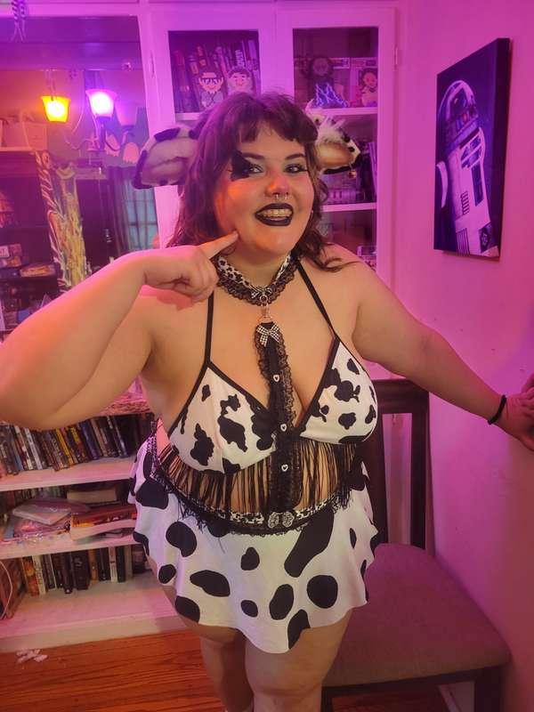 I did it! I managed to dress up for a Halloween 🎃 party. 