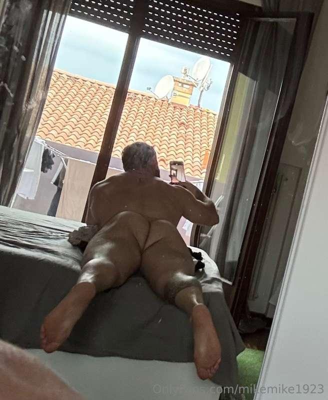 Happy start the weekend 🍑