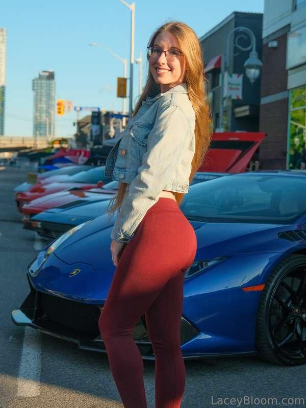 Me or the Lambo? 🚘 @laceybloom