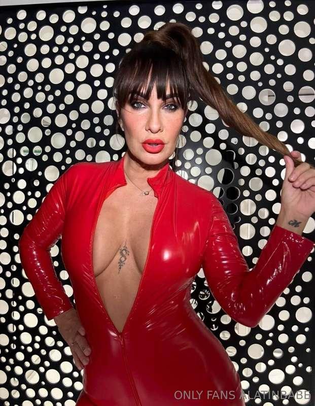 ## 𝗙𝗥𝗘𝗘 𝗔𝗖𝗖𝗘𝗦𝗦....🇬🇧🔥 𝐇𝐎𝐓 @britishkinkymummy 𝐍𝐄𝐄𝐃𝐒 𝐒𝐎𝐌𝐄 𝐍𝐄𝐖 ..