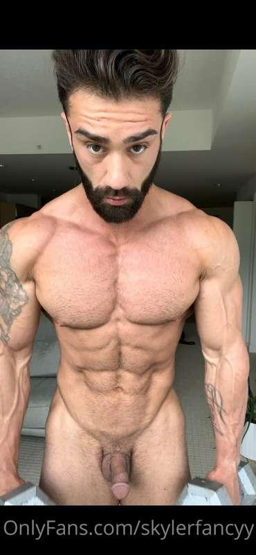 Worship this alpha 😈