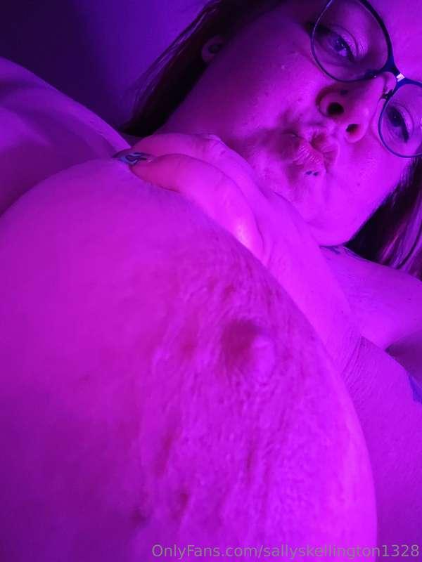 Happy Titty Tuesday! 💋💋💋