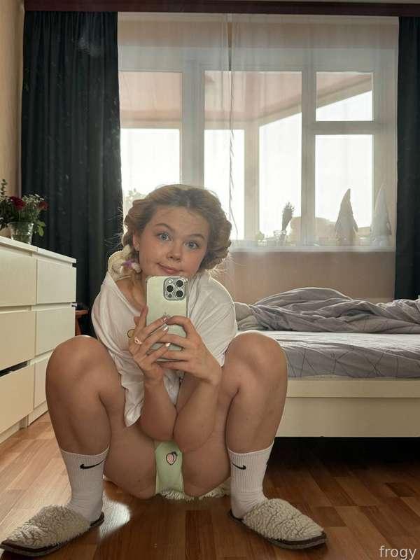 lil frog pose looking really cute when I’m without panties😳
and it’s a little yoga element heh
so I bring to ur life some healthy and good mood 🐸
what a good girl here?

♡ #cute #schoolgirl #teen #nextdoorgirl #gfe #college #young #smallboobs #ass #tiny ♡