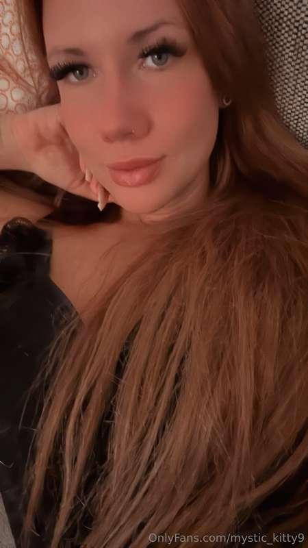 Ganz entspannt auf der Couch ins neue Jahr  rutschen 😍

Ich ..