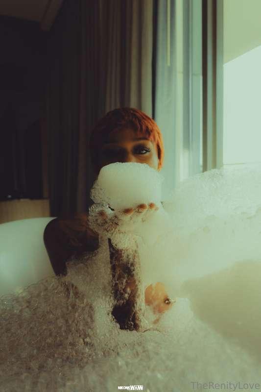 You taking a bath with us? We really look so sexy just missi..
