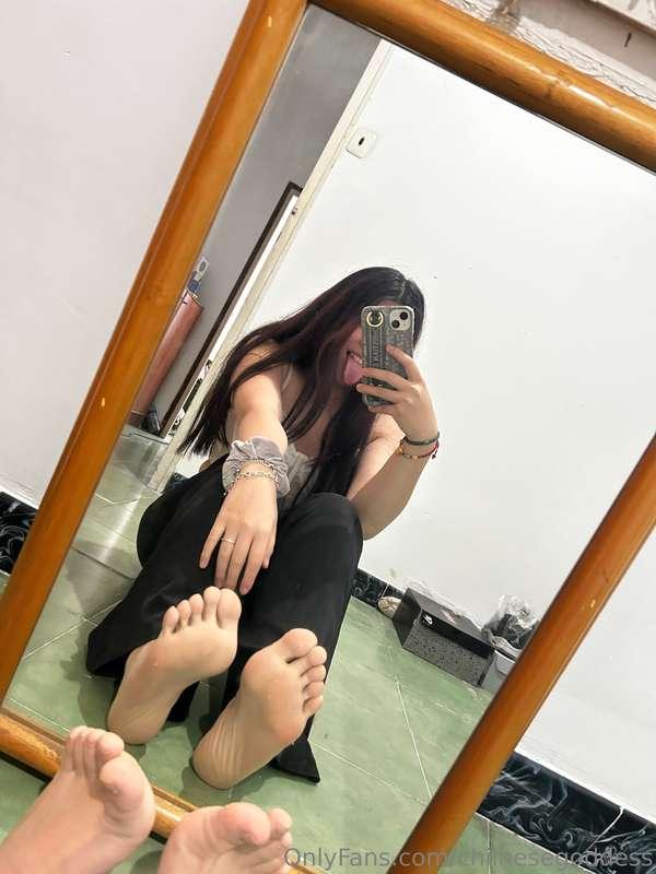 Love’s my foot 💅🏻