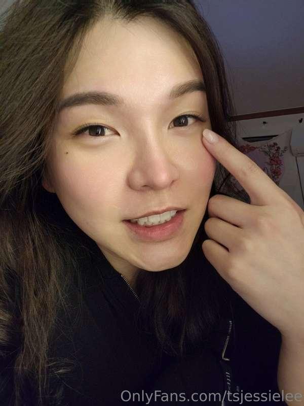 오늘은 속눈썹 펌 받았지롱. 너무 맘에 든다ㅠ

Got my lashes done. So happy how ..