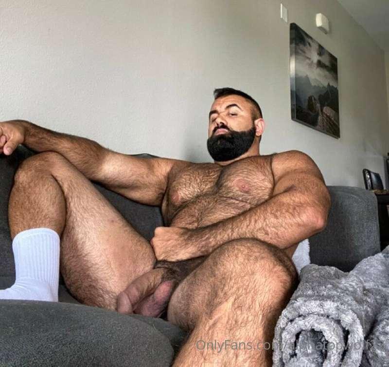 Who wants to suck this fat dick?! 
“Like” if u do 😋