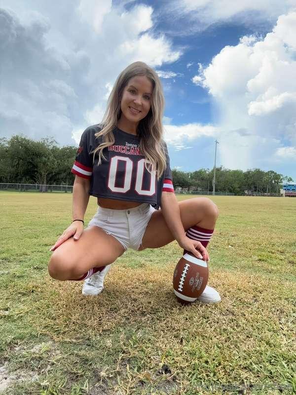 🏈 No flags here… just raw, dirty plays all night long.