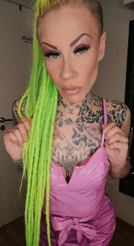 @heeladdictpetitefreee